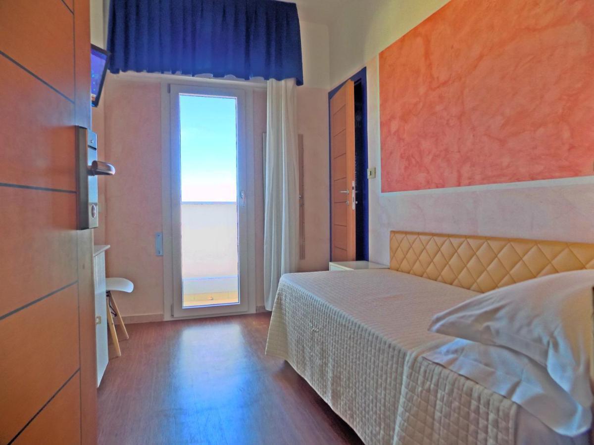 Hotel Diplomatic Riccione Exterior foto