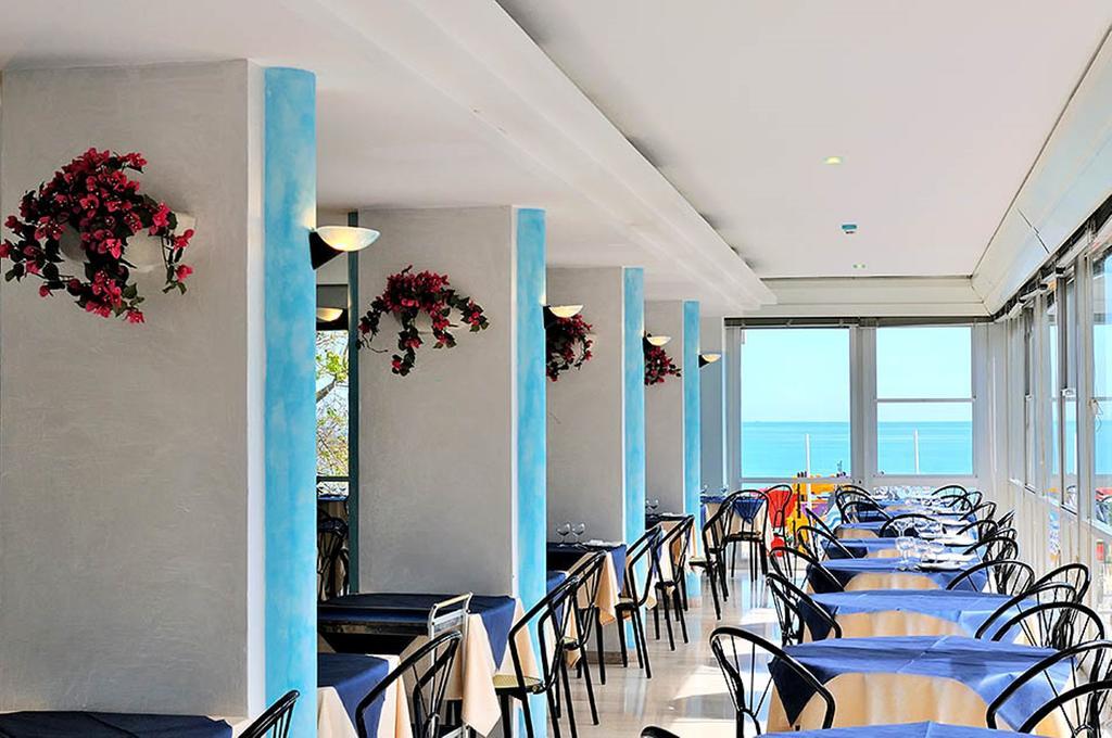 Hotel Diplomatic Riccione Exterior foto