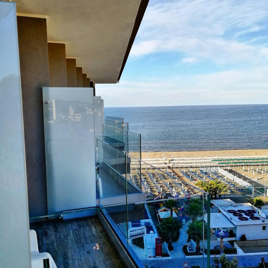 Hotel Diplomatic Riccione Exterior foto